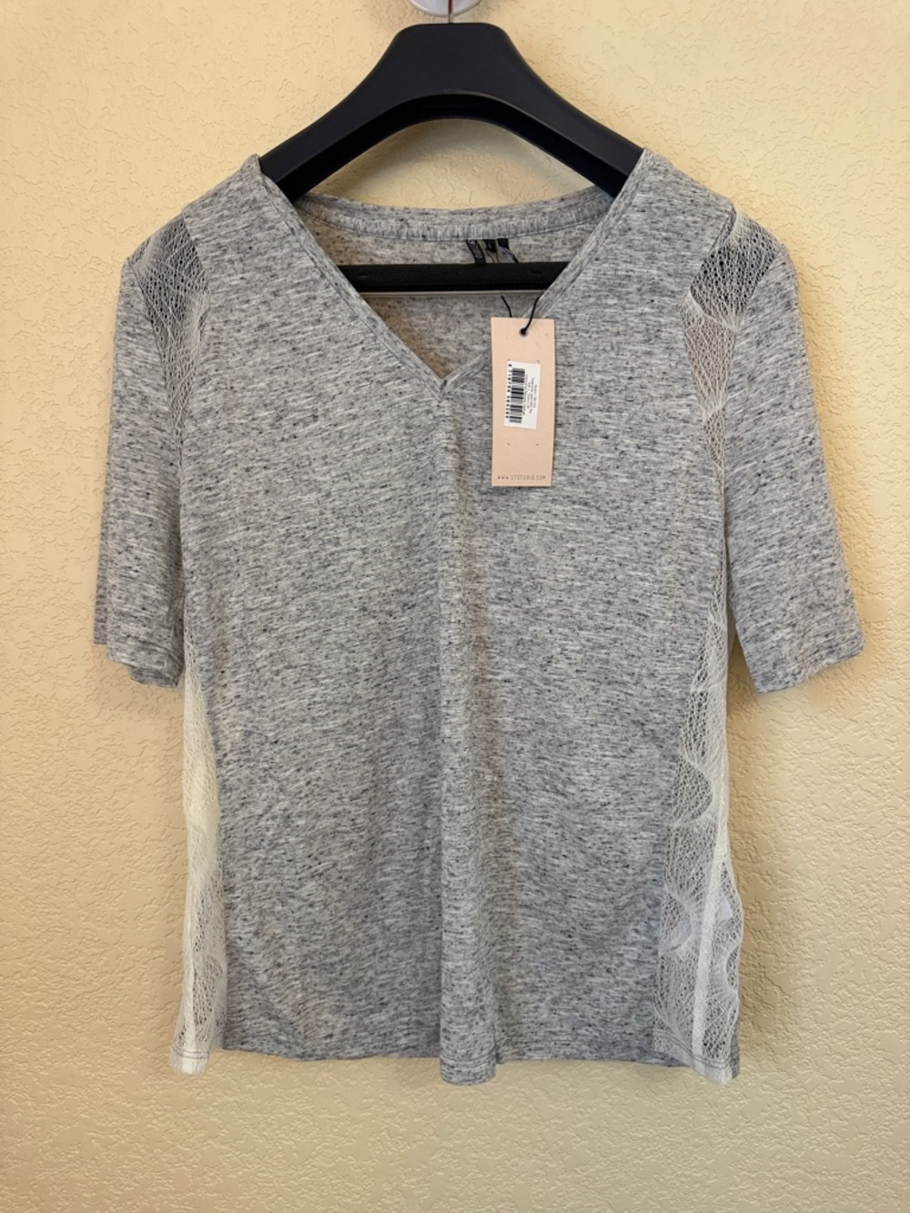 Studio Heather Gray V-Neck Knit Top